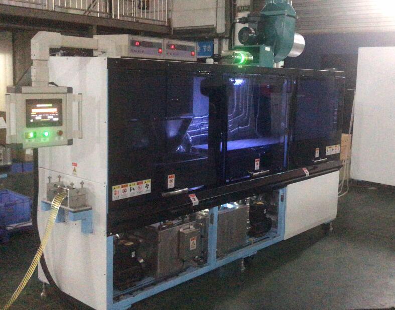 智能环保碳氢真空清洗机侧面图